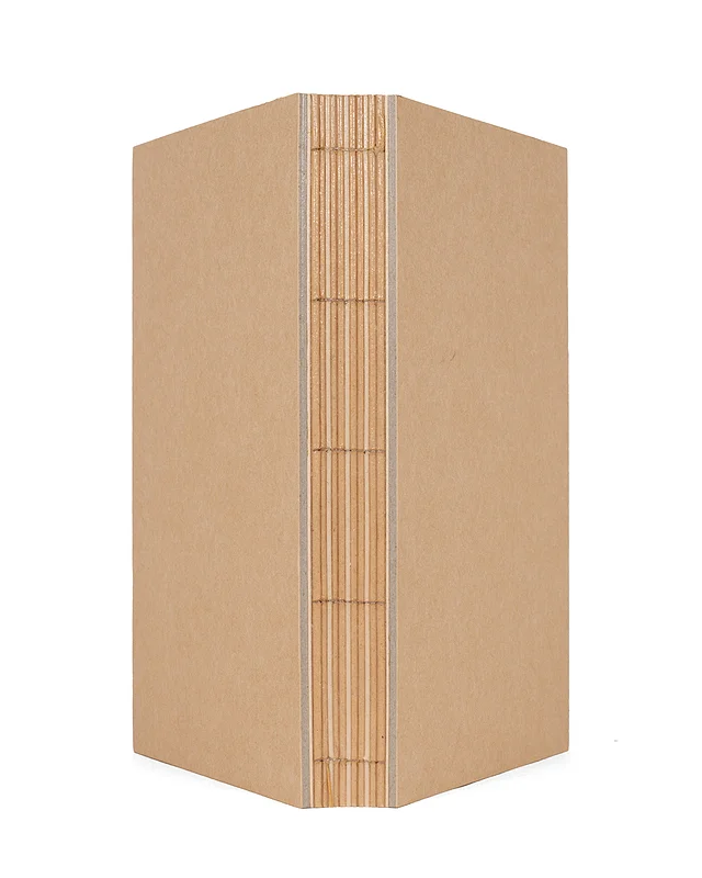 دفتر بدون خط کاغذ کرافت 96 برگ 16*23 جلد کرافت 1623 بن / Basenotes دفتر بدون خط کاغذ کرافت 96 برگ 16*23 جلد کرافت 1623 بن / Basenotes